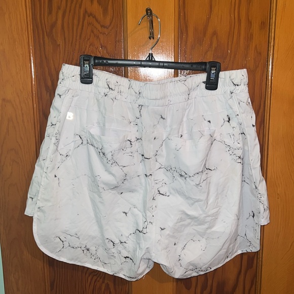 EUC Buffbunny white marble shorts - Picture 3 of 5